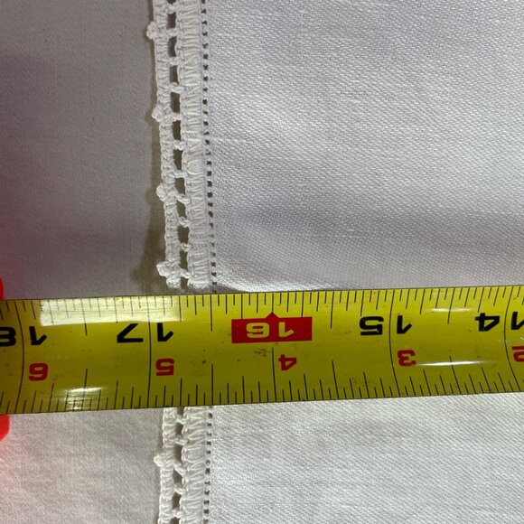 Lot of 2 Vintage Linens Appliqued Table Cloth 30"x30" Crocheted Lace Pce 17'x17" - Picture 11 of 12